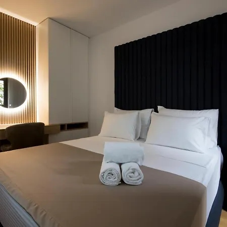 Lora Hotel