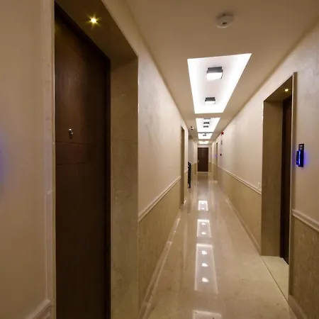 Lora Hotel