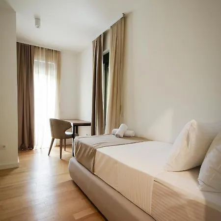Hotel Lora