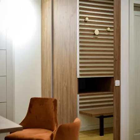 Hotel Lora 4*