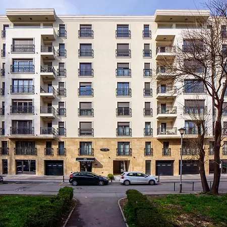 Hotel Lora